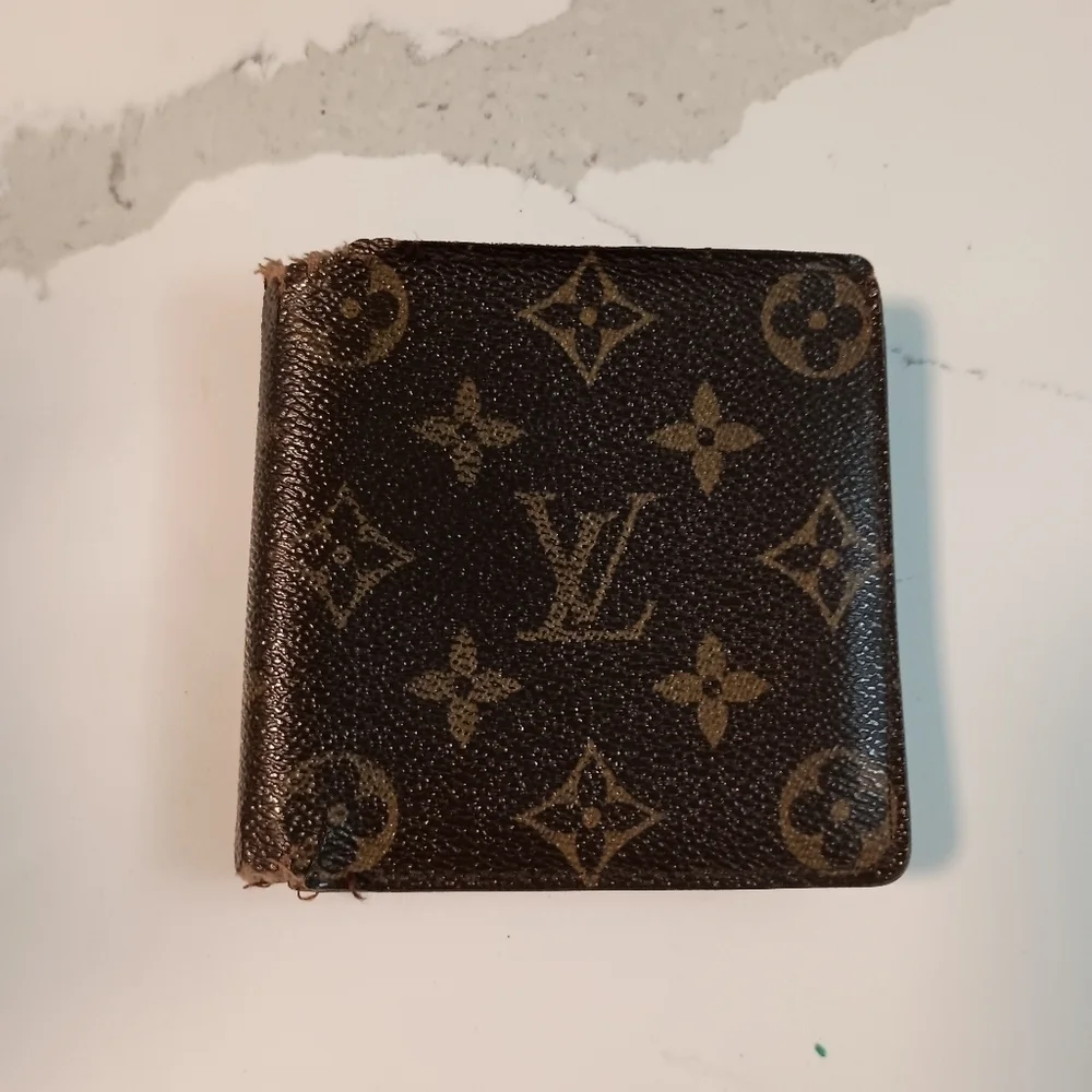Authentic LOUIS VUITTON Monogram Canvas Leather Marco Bifold Wallet